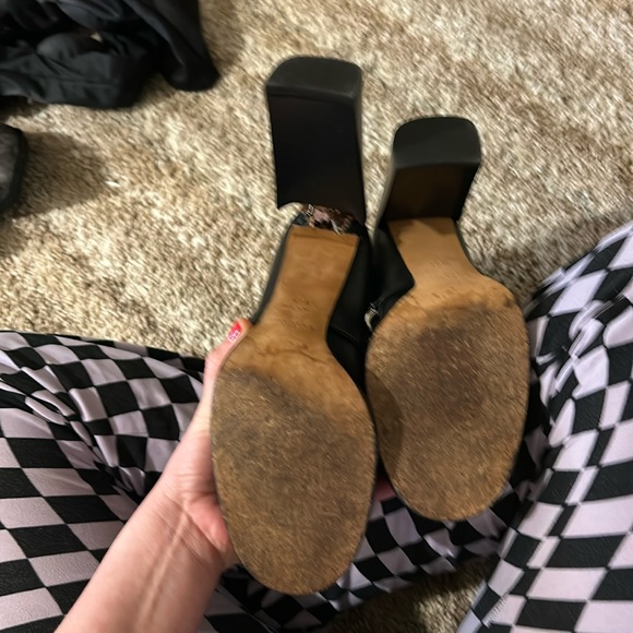 fixer opportunity Givenchy Chain Link Booties! - Picture 5 of 13